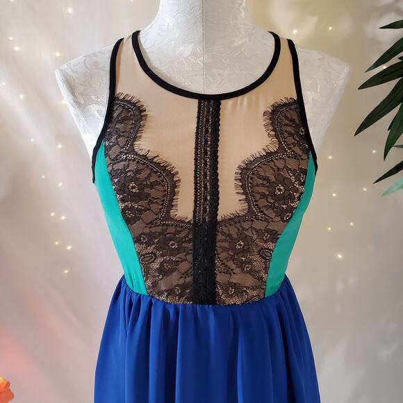 Gianni Bini Scalloped Lace Color Block Fit & Flare Mini Dress Women's Size XS - Picture 2 of 10